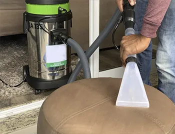 Limpeza de Puff na Granja Viana
