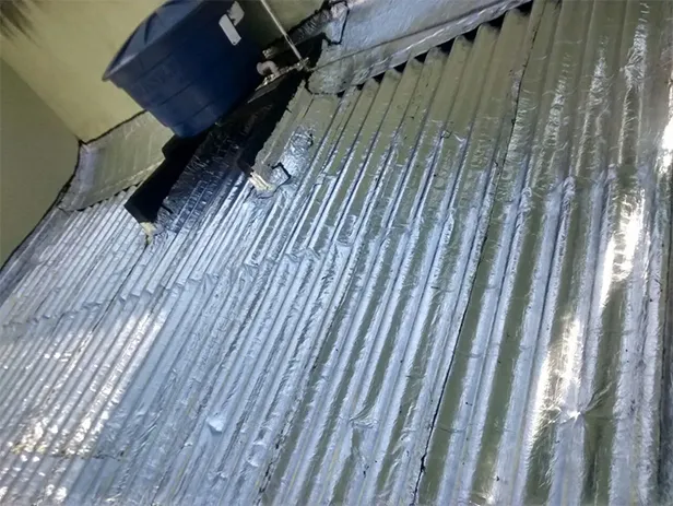 Colocação de Manta Asfáltica em Agência de Carro