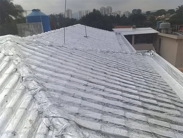 Aplicação de Manta em Telhado